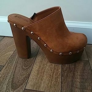 Forever 21 Women's Clogs